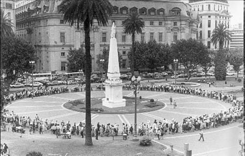 A ditadura argentina e as mães da praça de maio - Politize!