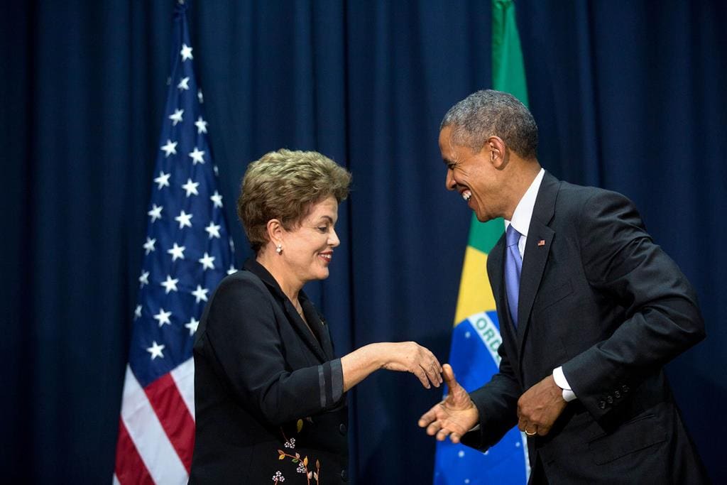 Ex-presidentes Dilma Rousseff e Barack Obama em reunião (Foto: Amanda Lucidon | Official White House Photo)