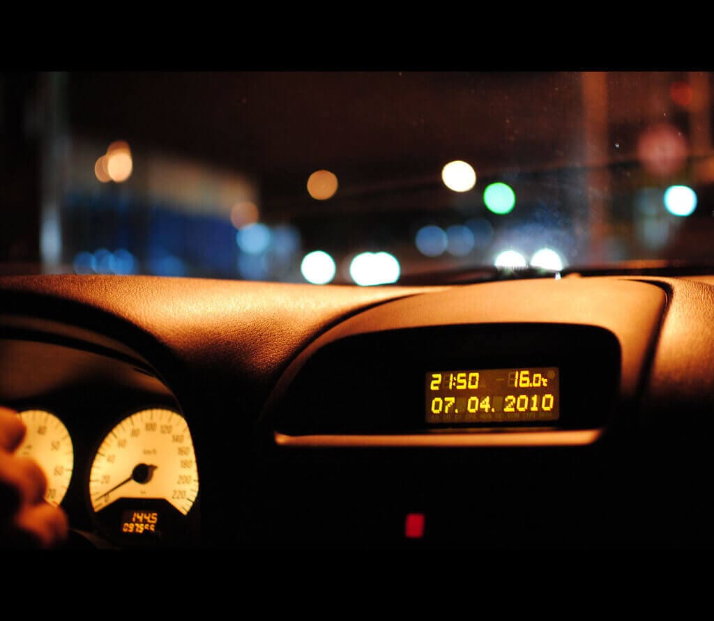 Imagem ilustrativa: painel de um carro. (Foto: VisualHunt)