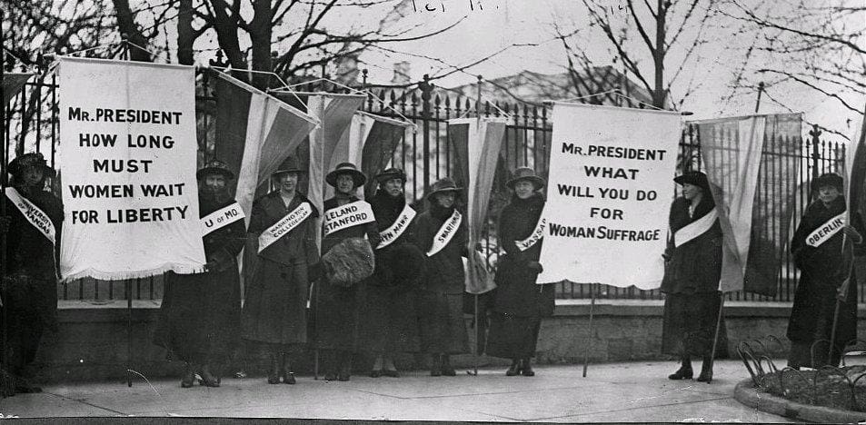 Imagem ilustrativa: Voto Feminino: A História Do Voto Das Mulheres.  Imagem: Registros do Partido Nacional da Mulher/Biblioteca do Congresso dos EUA